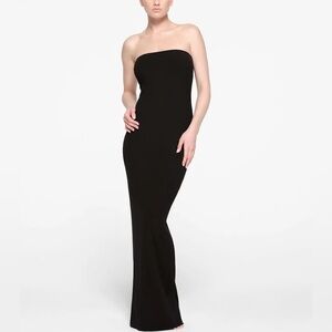 SKIMS Women’s Classic Black Strapless Form Fitting Tube Dress NWT Medium